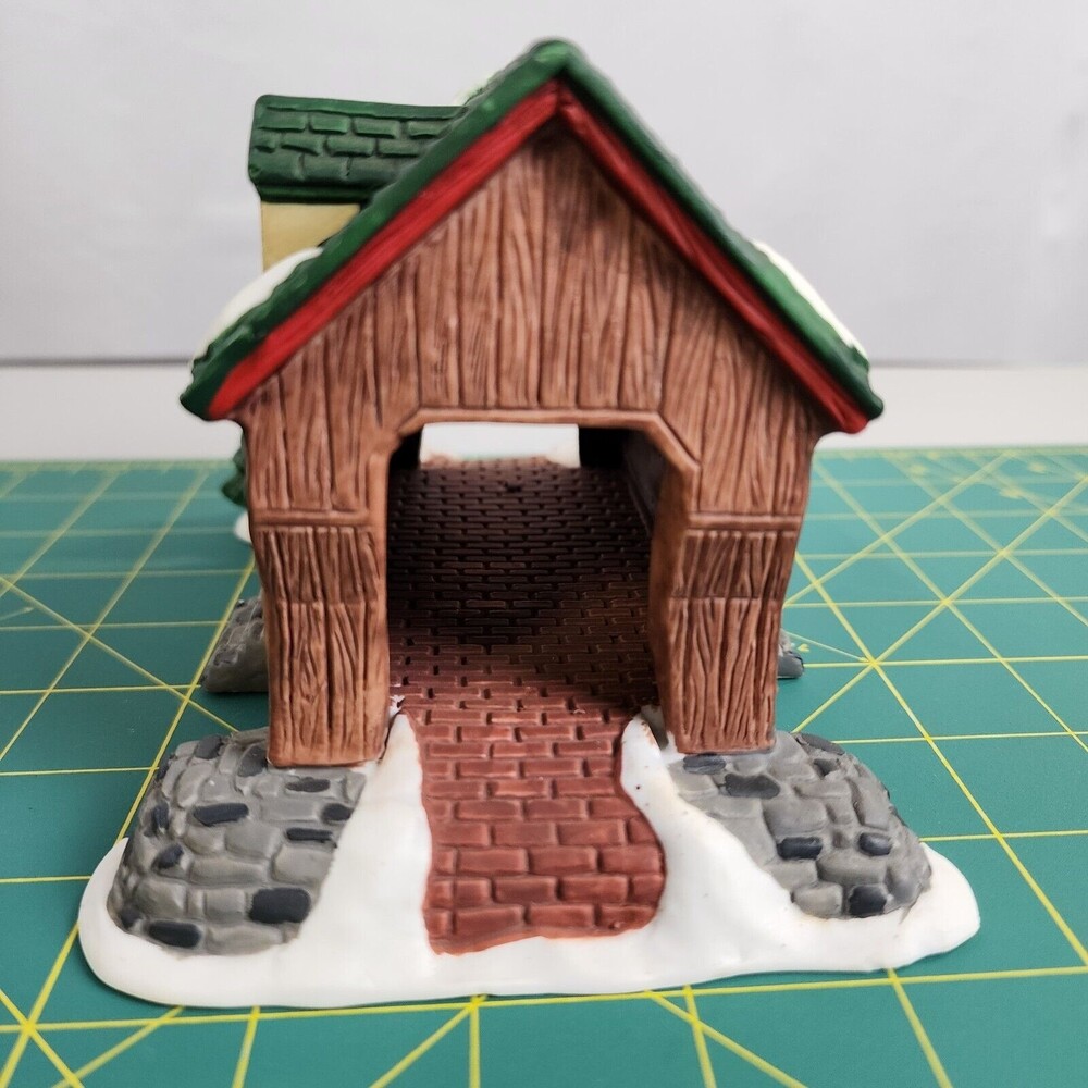 Dickens Collectables Towne Series 1842 Covered Bridge 1996 - Picture 5 of 10